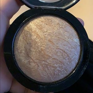MAC Soft and Gentle mineralize skinfinish